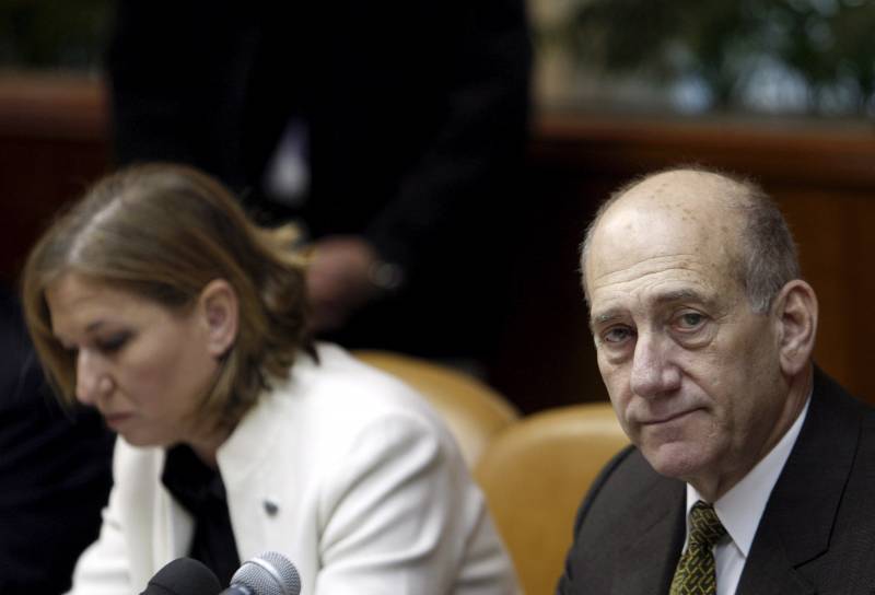 Ehud Olmert, ex premier israeliano: "È il momento di dare una mano e incoraggiare le forze moderate palestinesi"