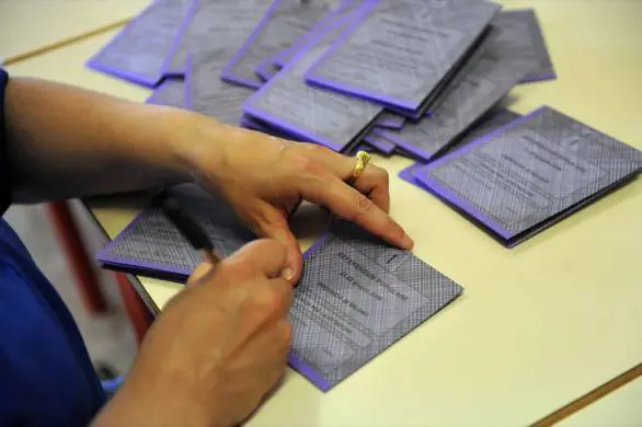 Nei sondaggi il Pdl recupera Centro sinistra in discesa, ma mantiene la maggioranza