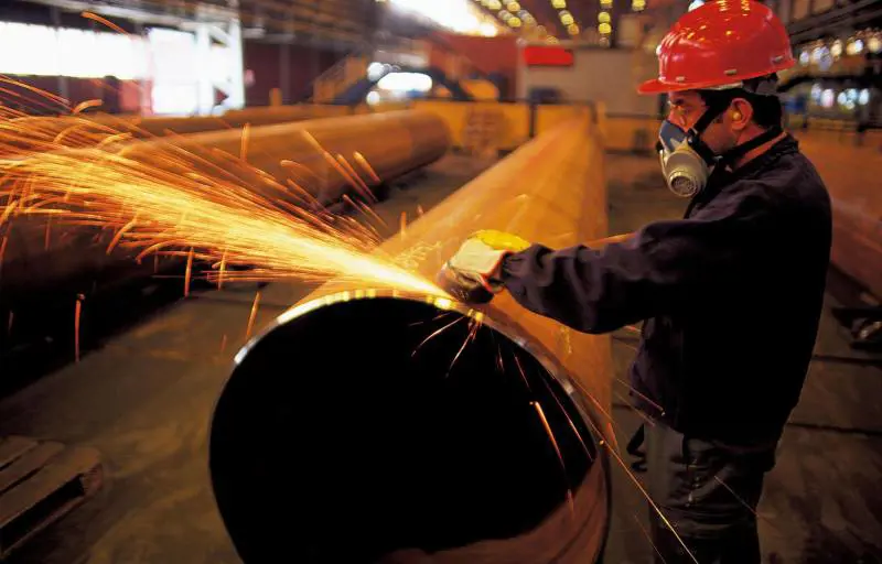 Clini, lezione di diritto alle toghe «Tutti rispettino il decreto Ilva»