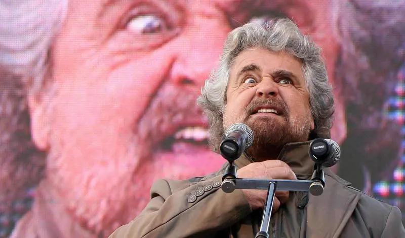 La democrazia di Grillo: fuori chi contesta