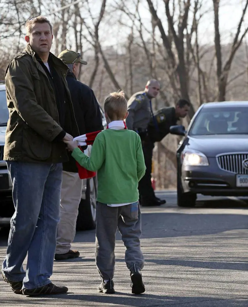 Strage in Connecticut, questa è la vera fine del mondo