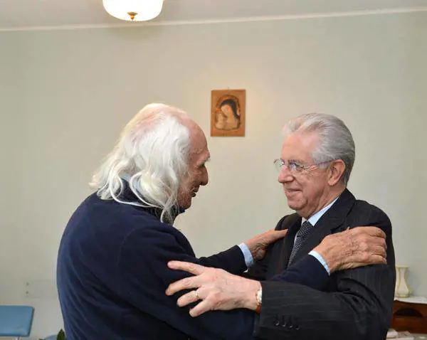 Monti in visita da Pannella