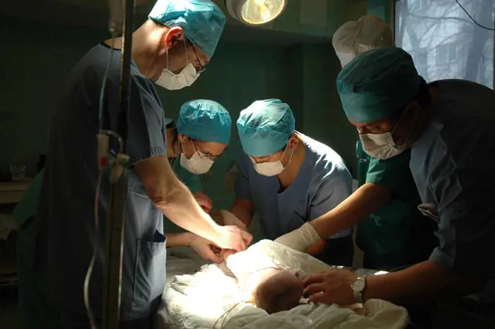 Tumori dell'occhio, al Bambino Gesù il primo intervento di brachiterapia pediatrica