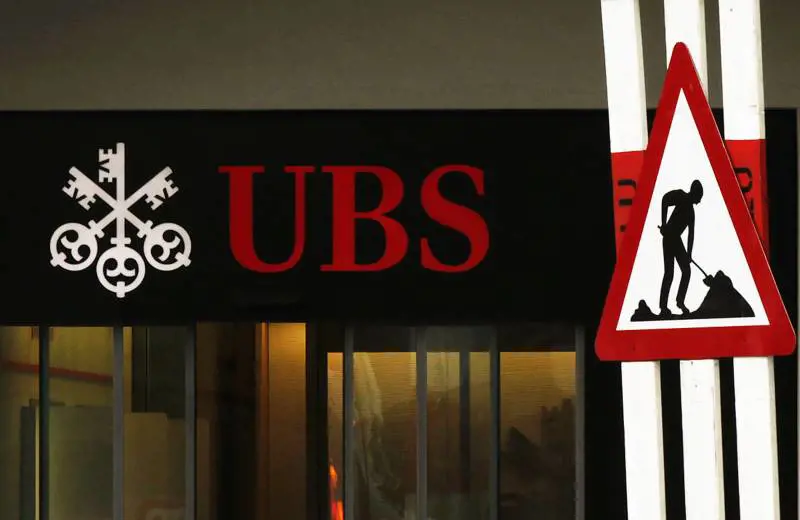 Ubs ci boccia: "Evitare titoli di Stato e azioni"