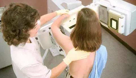 Prevenzione: l'Asl regala alle donne la visita al seno