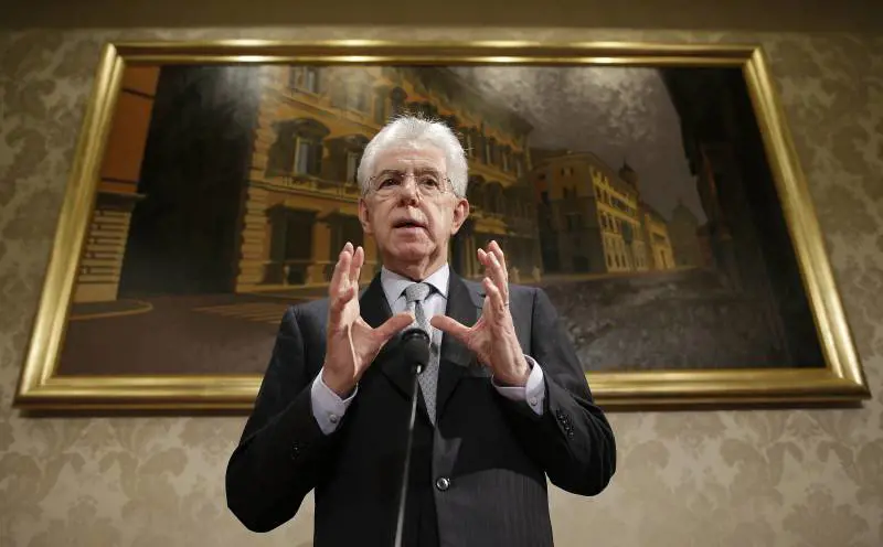 Monti vuole mettere l'Italia in mano a Casini, Fini e preti