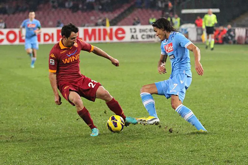 Serie A, Napoli non sfonda a Firenze Juve a +5 Cavani a quota 100