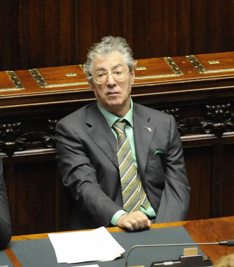 Bossi: "Mi candiderò segretario dopo le elezioni"