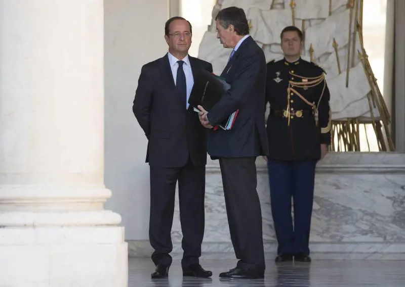Francia, il ministro delle tasse indagato per evasione