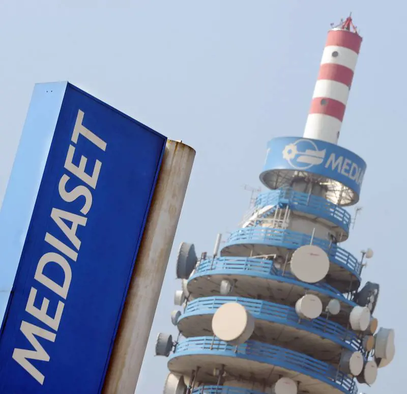 Processo Mediaset Sì a legittimo impedimento