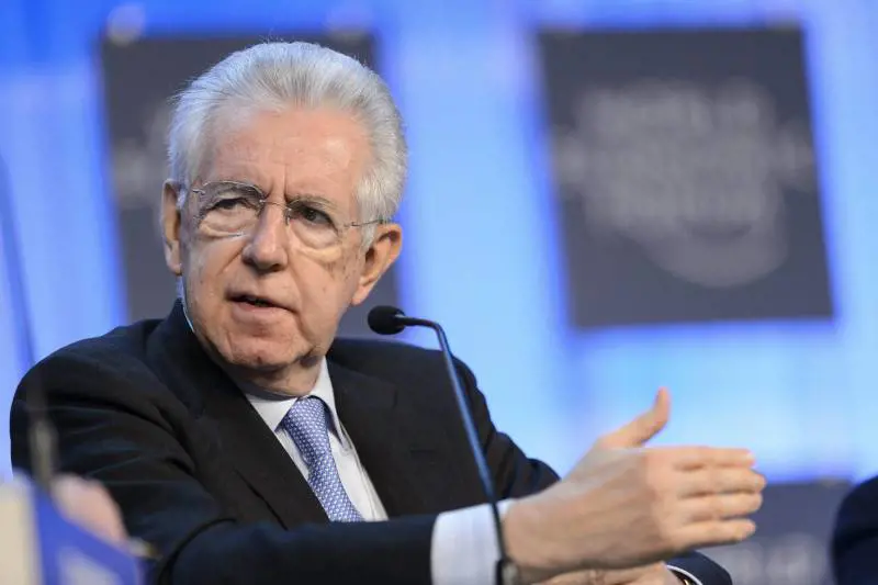 Monti, schiaffo da radical chic: "I social? Non contano nulla..."