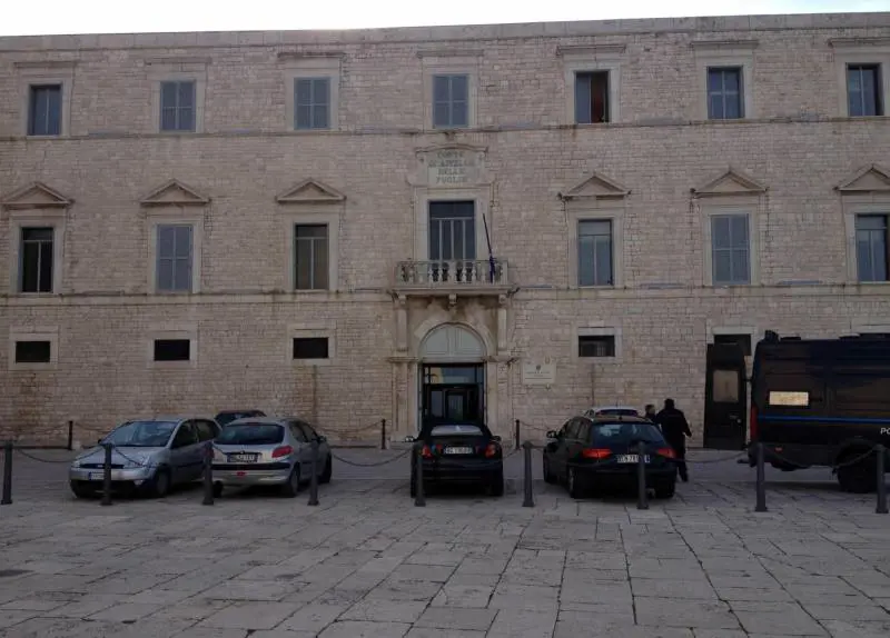Derivati, Procura Trani indaga su cinque banche
