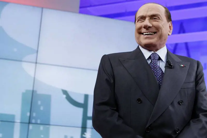 Berlusconi: "Secondo i sondaggi ci stiamo avvicinando al Pd, siamo in corsia di sorpasso"