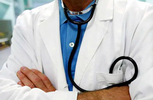 Abusi su minore, in arresto a Bari primario del reparto Neurologia