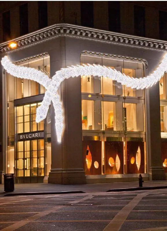 Bulgari celebra i suoi serpentiLa mostra in Fifth Avenue