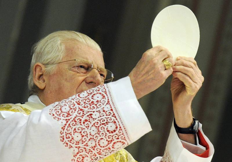 Angelo Scola, 71 anni, italiano, arcivescovo di Milano