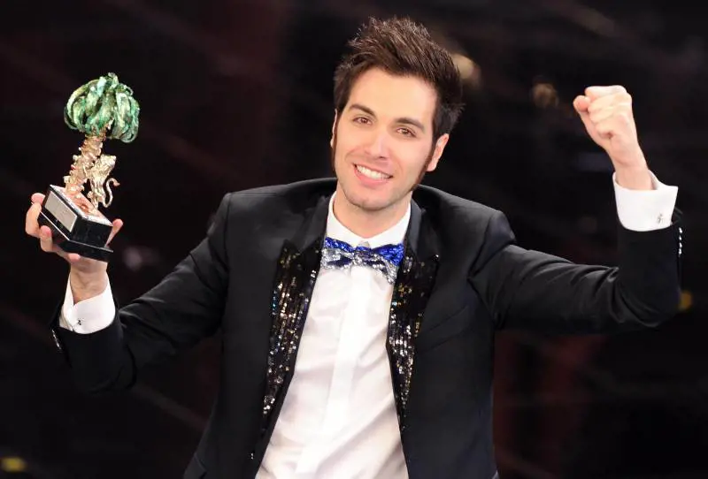 All'Ariston in scena Sanremo story. Il vincitore dei Giovani è Antonio Maggio