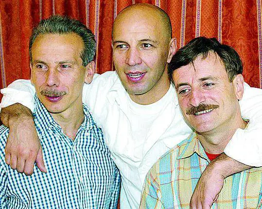 «Io, Giovanni e Giacomo vi raccontiamo quest'Italia surreale»