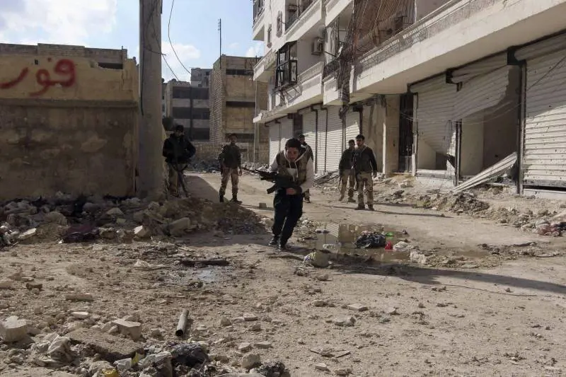 Siria, 200 morti ad Aleppo Espugnata Accademia polizia Assad: "Non mi dimetto"