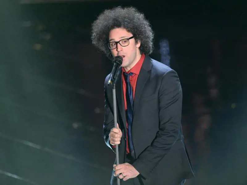 Cristicchi: "Canterò e reciterò le foibe. E già mi insultano"