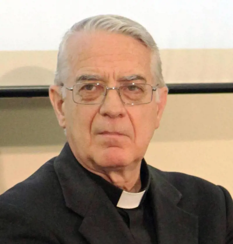 Padre Lombardi, l'altro gesuita che fa sorridere i giornalisti