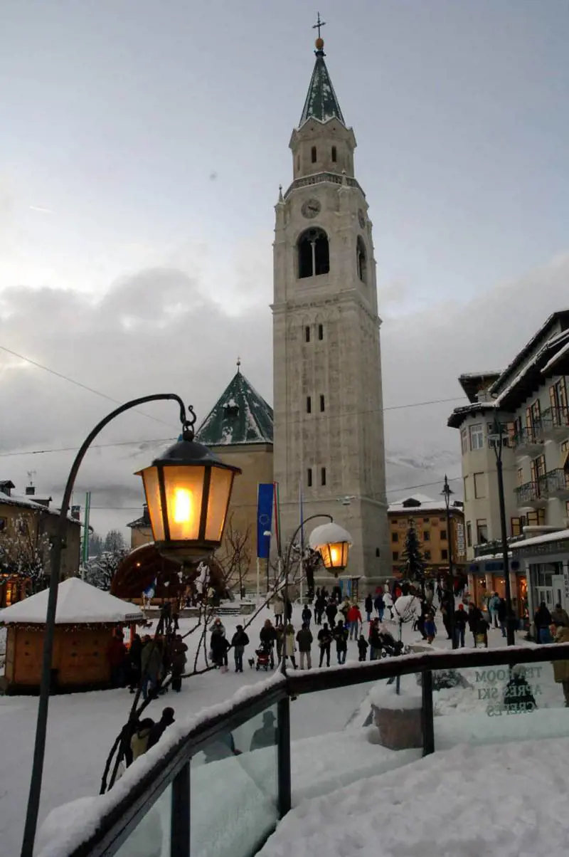 Neve a Cortina: sciate assicurate per Pasqua