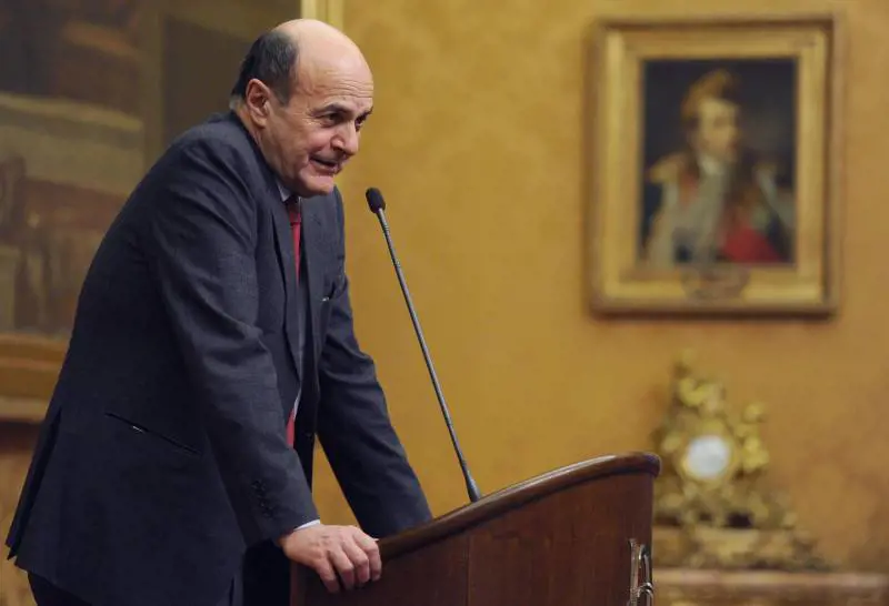 Il premier incaricato Pier Luigi Bersani al termine delle consultazioni