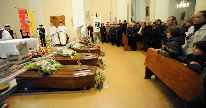 Così la Chiesa difende gli «aguzzini di Stato»