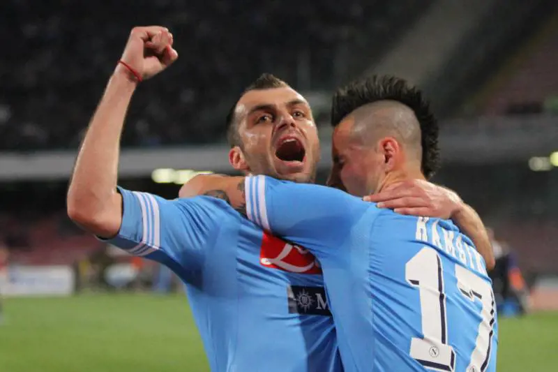 Il Napoli allunga ma Cavani non segna neanche su rigore