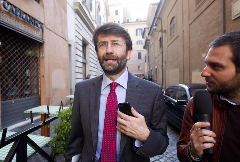 Dario Franceschini al suo ingresso al teatro Capranica