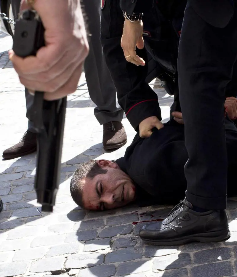 Spari a Palazzo Chigi, dietro il gesto il disagio sociale