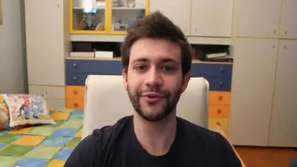 Ti piacerebbe essere famoso? Aguzza l'ingegno (e i canini)