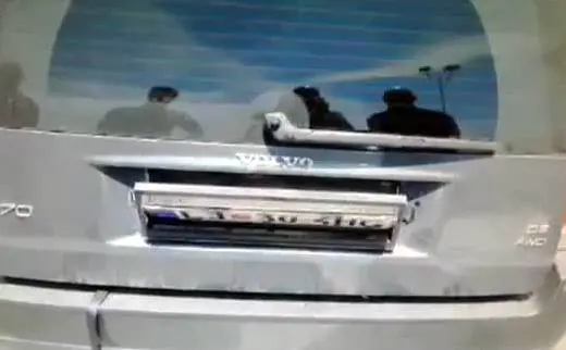 Targa girevole come l'auto di Diabolik, uomo in manette a Lodi