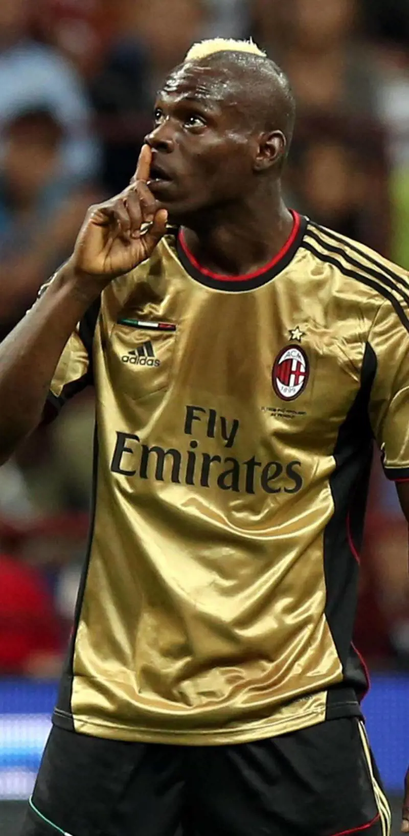 SuperMario cambia idea: «Al prossimo buuu vado via»
