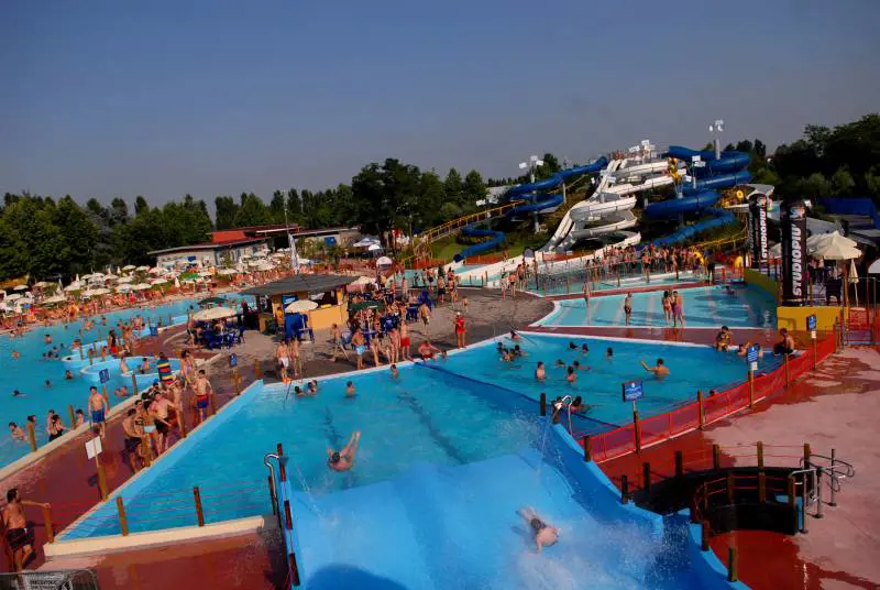 Dramma all'Acquapark: bimbo di quattro anni muore annegato