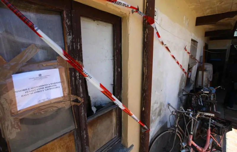 A Besate l'abitazione dove Luigi Negri ha strangolato la moglie Giuseppina Zizzu