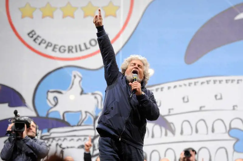 Lo tsunami travolge Grillo alle urne