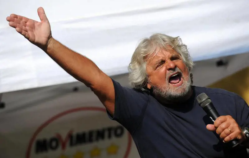 Grillo torna alla ribalta tv e detta le regole a Mentana