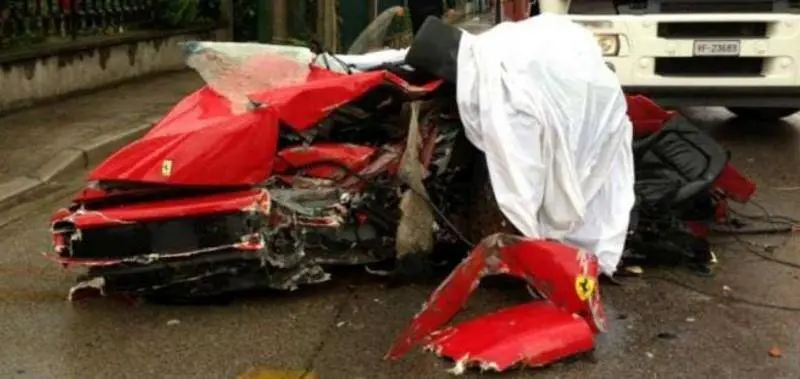 Voleva stupire il cuginetto Morti per un giro in Ferrari