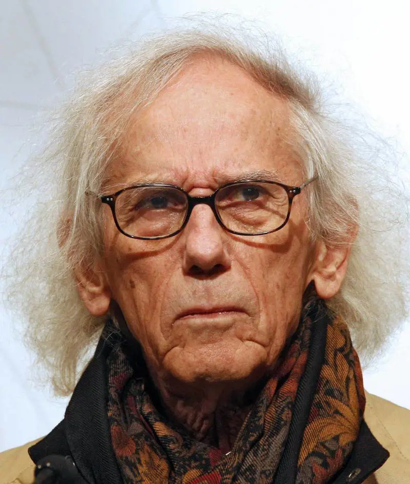 La vita non è banale per l'artista voyeur che ne svela i segreti