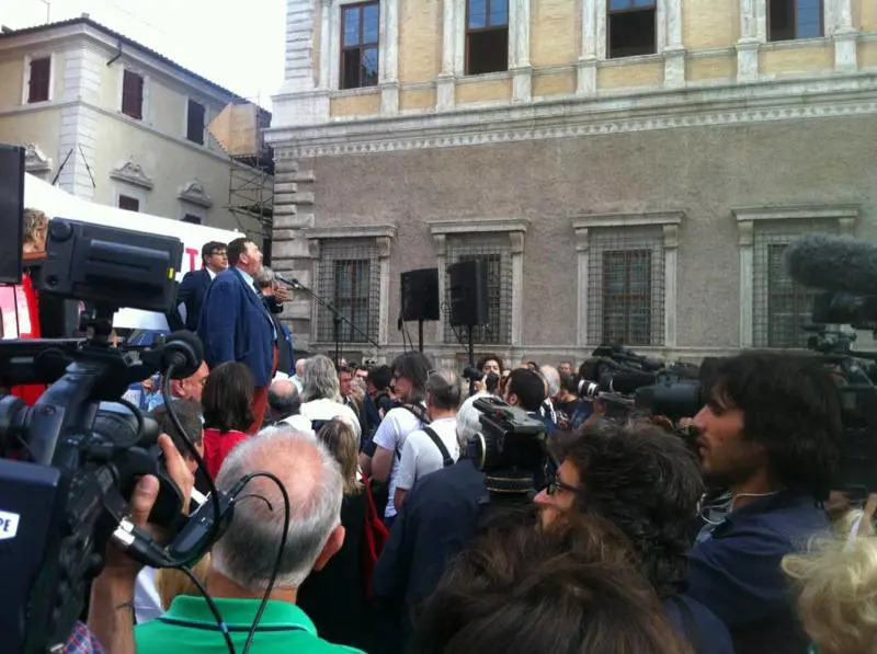 Ferrara in piazza contro l'ingiustizia dei puritani