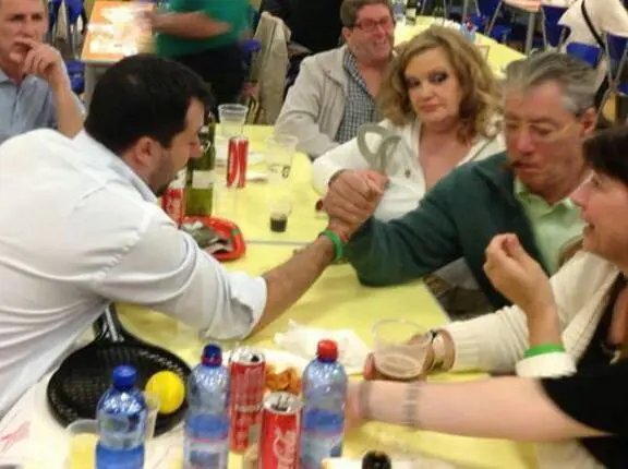 Braccio di ferro tra Salvini e Bossi