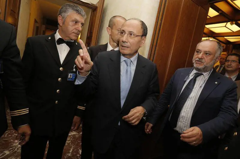 Governo, ultimatum del Pdl: "Se condannano il Cav, lasciamo"