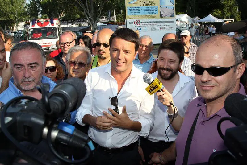 L'assalto dei renziani al governo: "Il Pd dica sì alle dimissioni di Alfano"