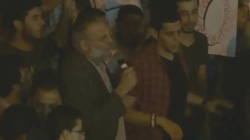 Un video YouTube datato 28.07 mostrerebbe padre Dall'Oglio a Raqqa due giorni fa