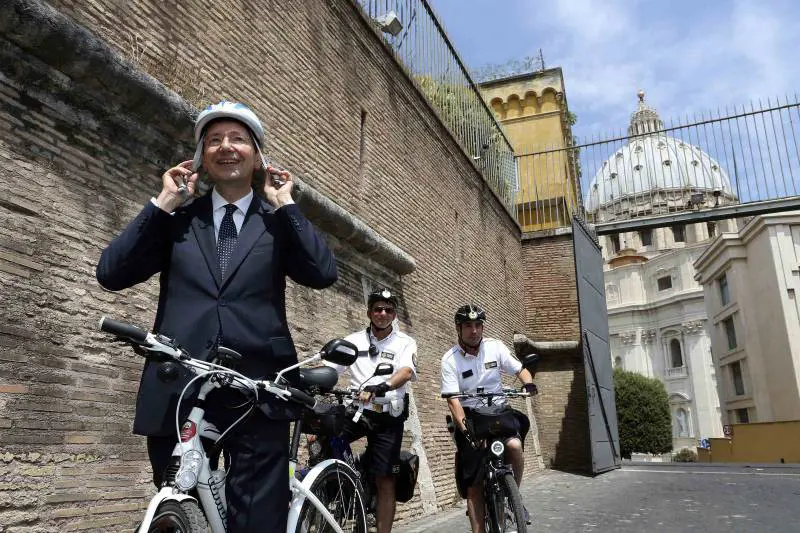 Il sindaco Marino e il palco non autorizzato. Il Pdl: "Richieste presentate"