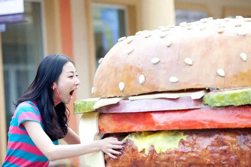 Dimmi di quale Paese sei  e ti dirò quante calorie divori