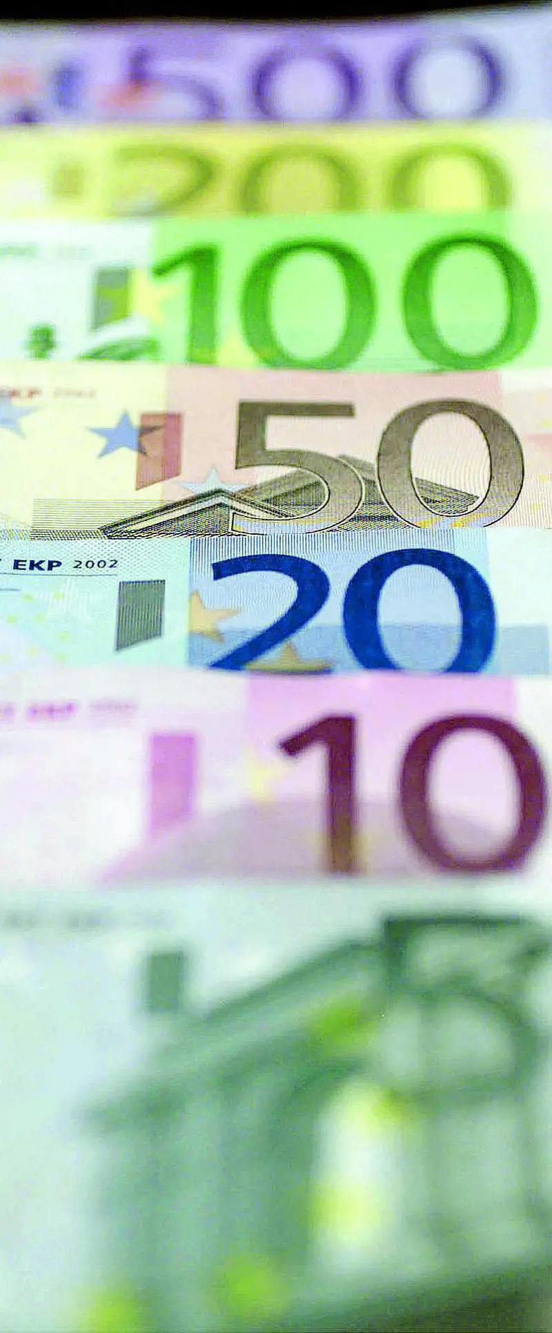 Ue senza vergogna: più soldi ai partiti