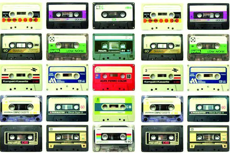Voglia di compilation. E rinasce la musicassetta
