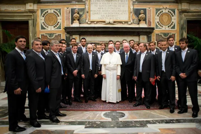 Francesco e il calcio-business: "Prima uomini, poi campioni"